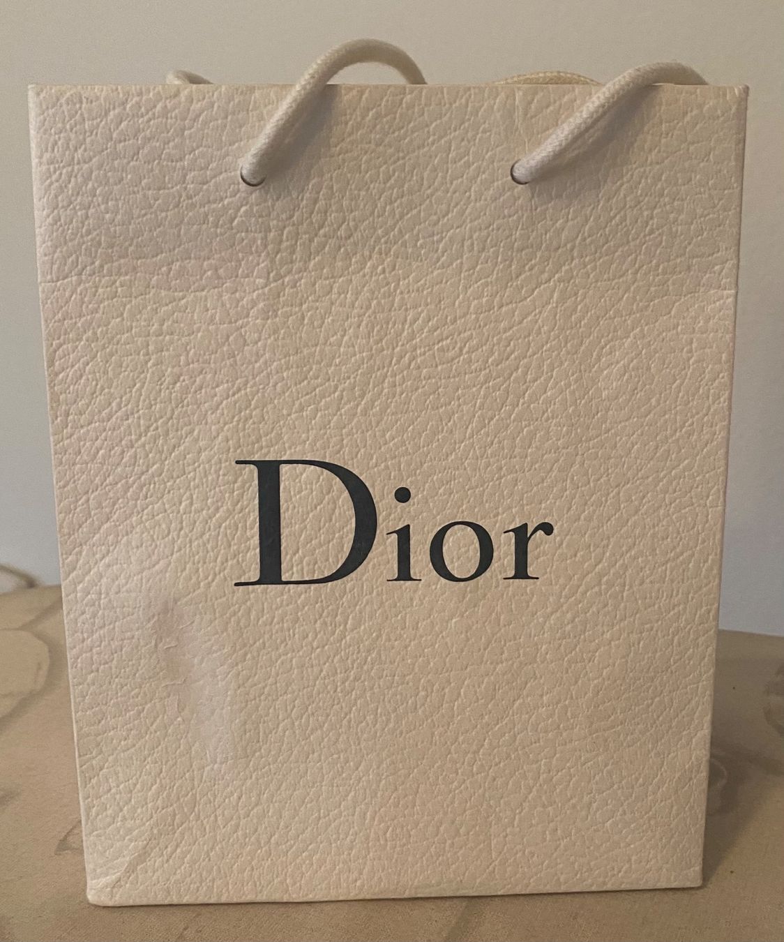 Altri gioielli: 2 Tüten von Dior – Usato da Zürich venduto da Maria2021 2
