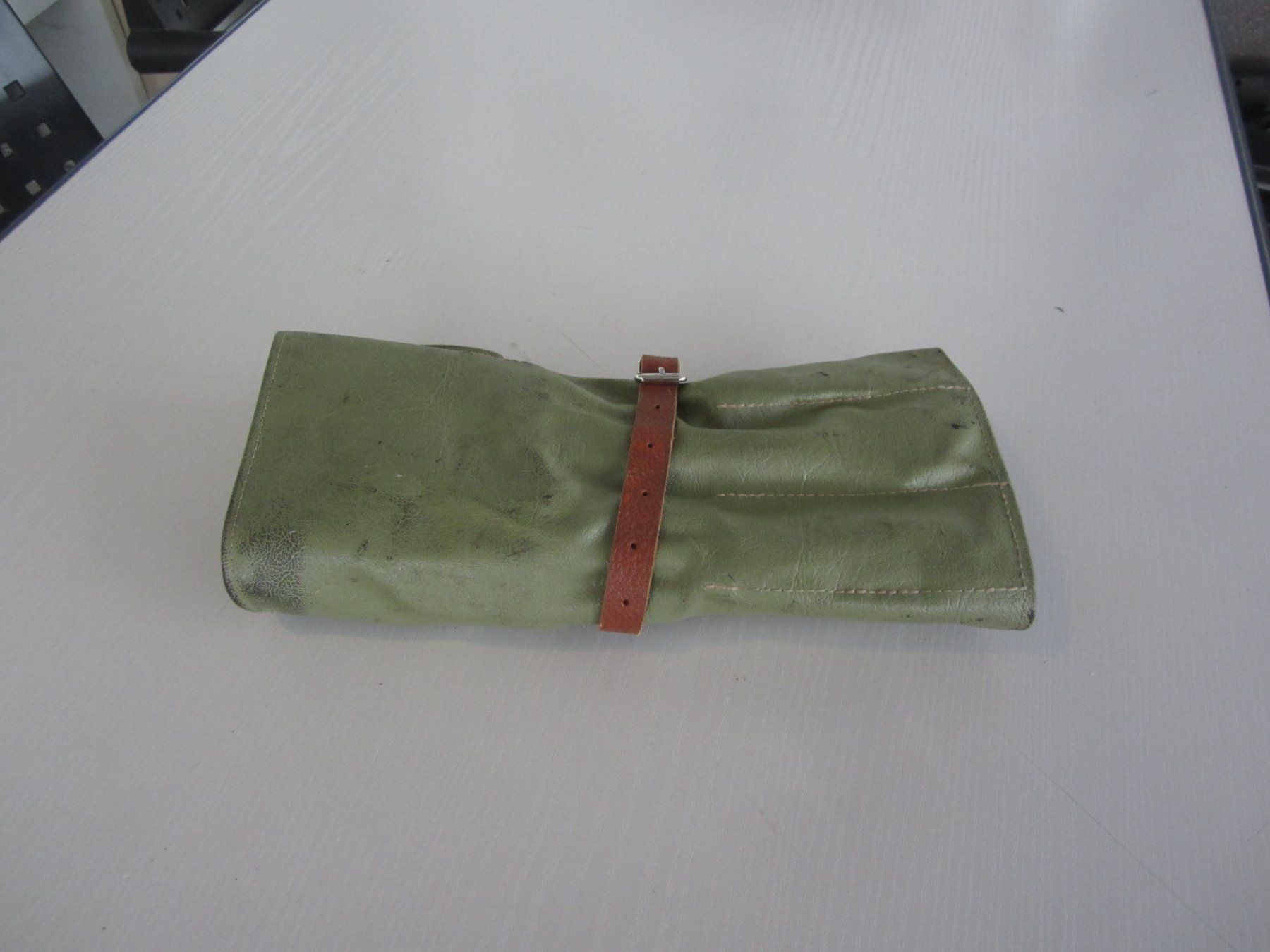 Porsche Tutti pezzi di ricambio auto: Porsche 356 A originale Werkzeugtasche Toolkit mit Inhalt – Usato da Dietikon venduto da exclusive-cars-ag 1