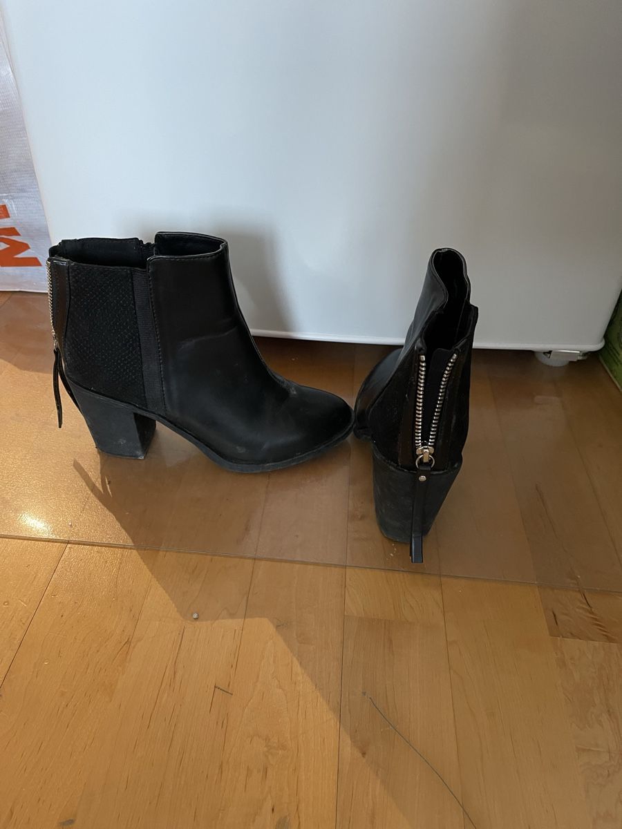Damenschuhe: Stiefeletten – Gebraucht aus Pfäffikon ZH von JanineZ98 1