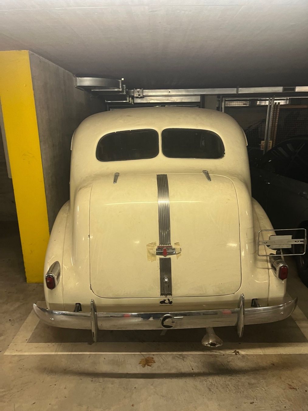 Pontiac Automobili: Pontiac De Lux 8 1937 – Usato da Zürich venduto da Bubballi 3