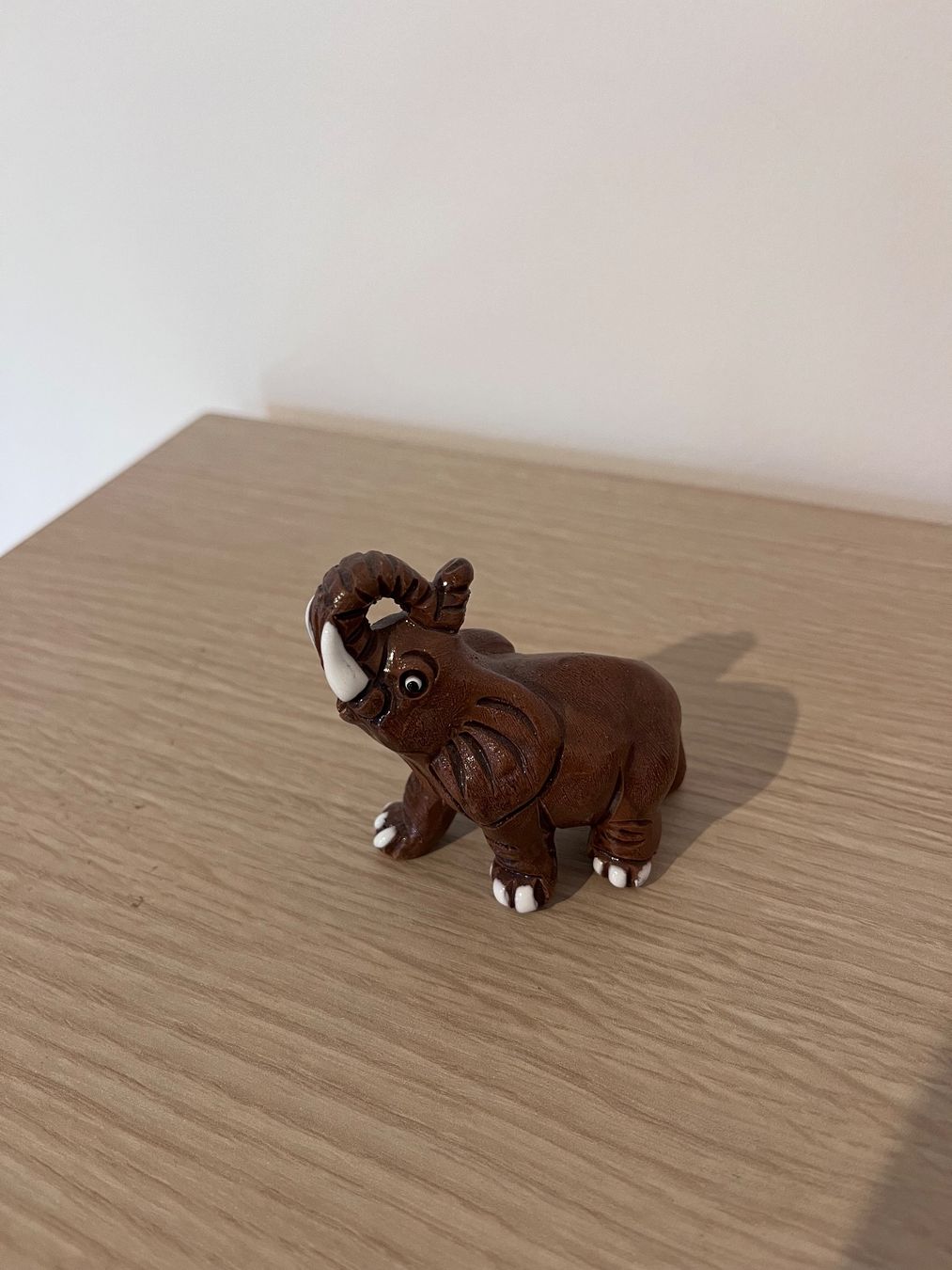 Statuette: Piccolo elefantino marrone – Nuovo (secondo la descrizione) da Davesco-Soragno venduto da dai_925z 1