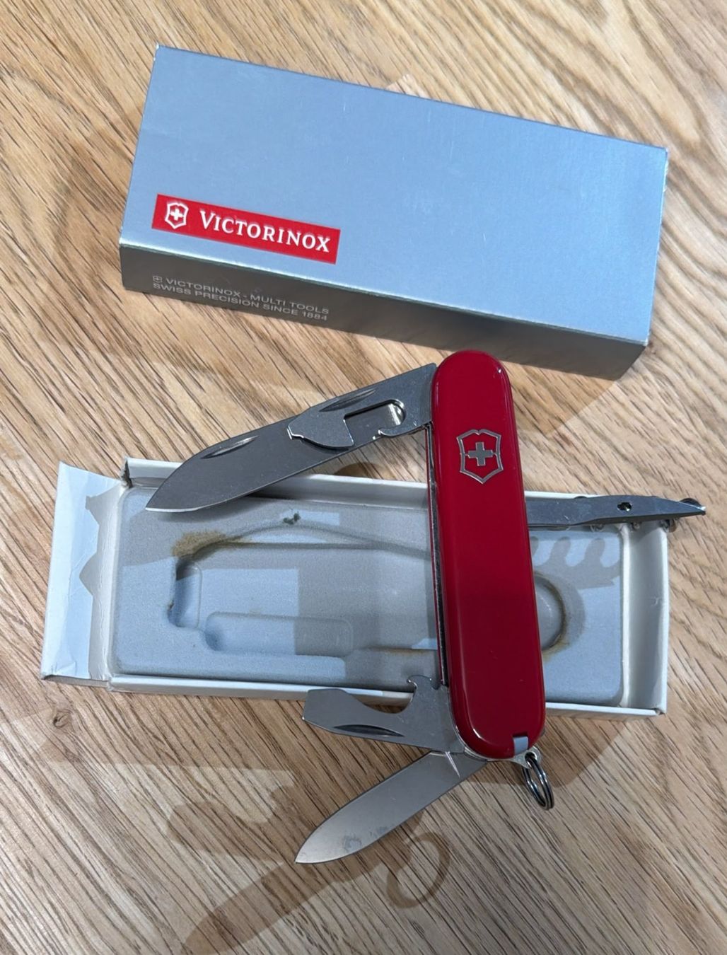 Victorinox Coltelli tascabile: VICTORINOX SACKMESSER ARA REGION LYSS – Nuovo e nell'imballaggio originale da Zürich venduto da Frei-Occasionen