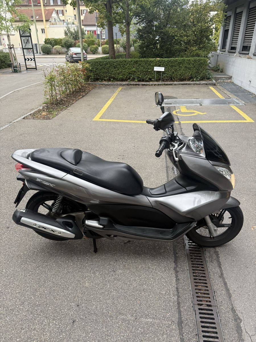 Honda Scooter: HONDA PCX 125 CC – Usato da Winterthur venduto da Fabio_46 8