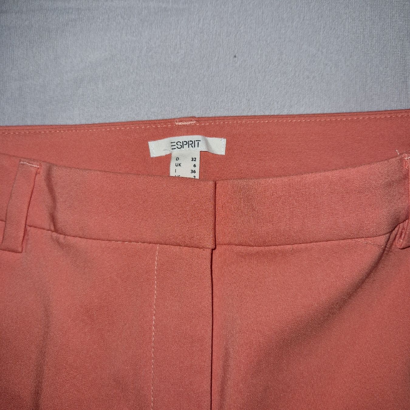 Esprit Pantaloni: Anzughose Esprit Lachsfarben Grösse 32 eher 34 – Usato da Weinfelden venduto da Vini05 1