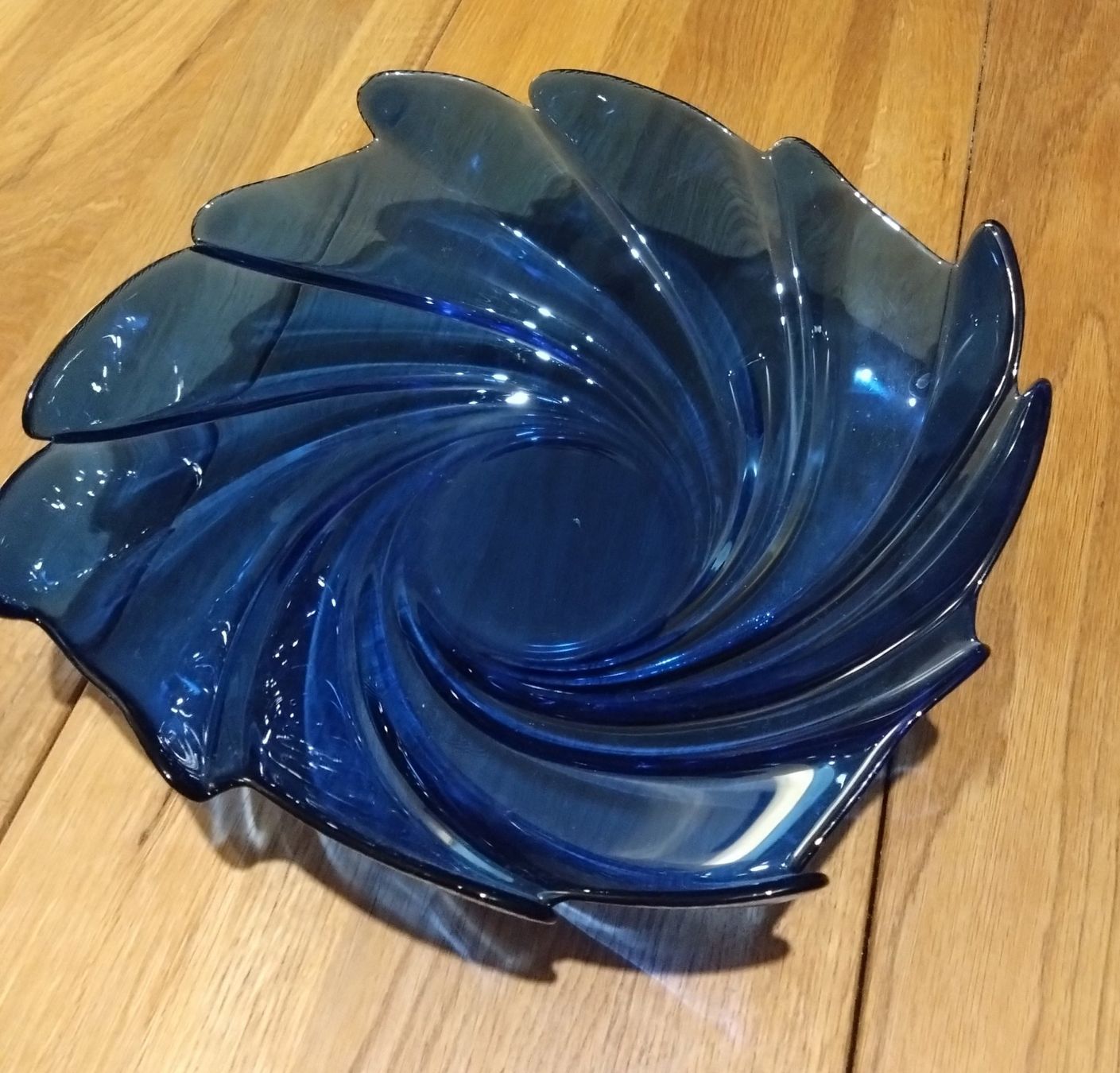 Schalen: Schale aus blauem Glas – Gebraucht aus Busswil TG von rosenapfel 1