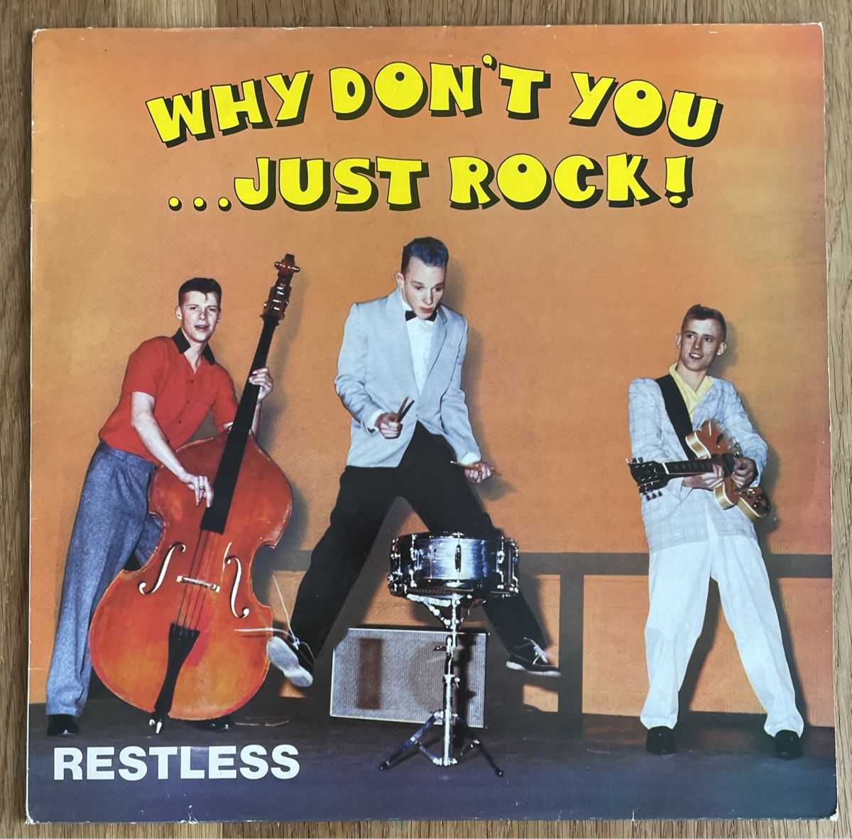 Dischi in vinile: Restless, Why Don't You Just Rock – Usato da Aadorf venduto da Assyrian-Bazar
