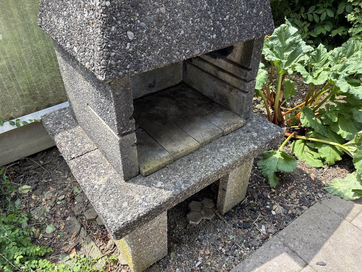 Camini: Kamin Garten Waschbeton – Usato da Rothrist venduto da Shinobi0 2