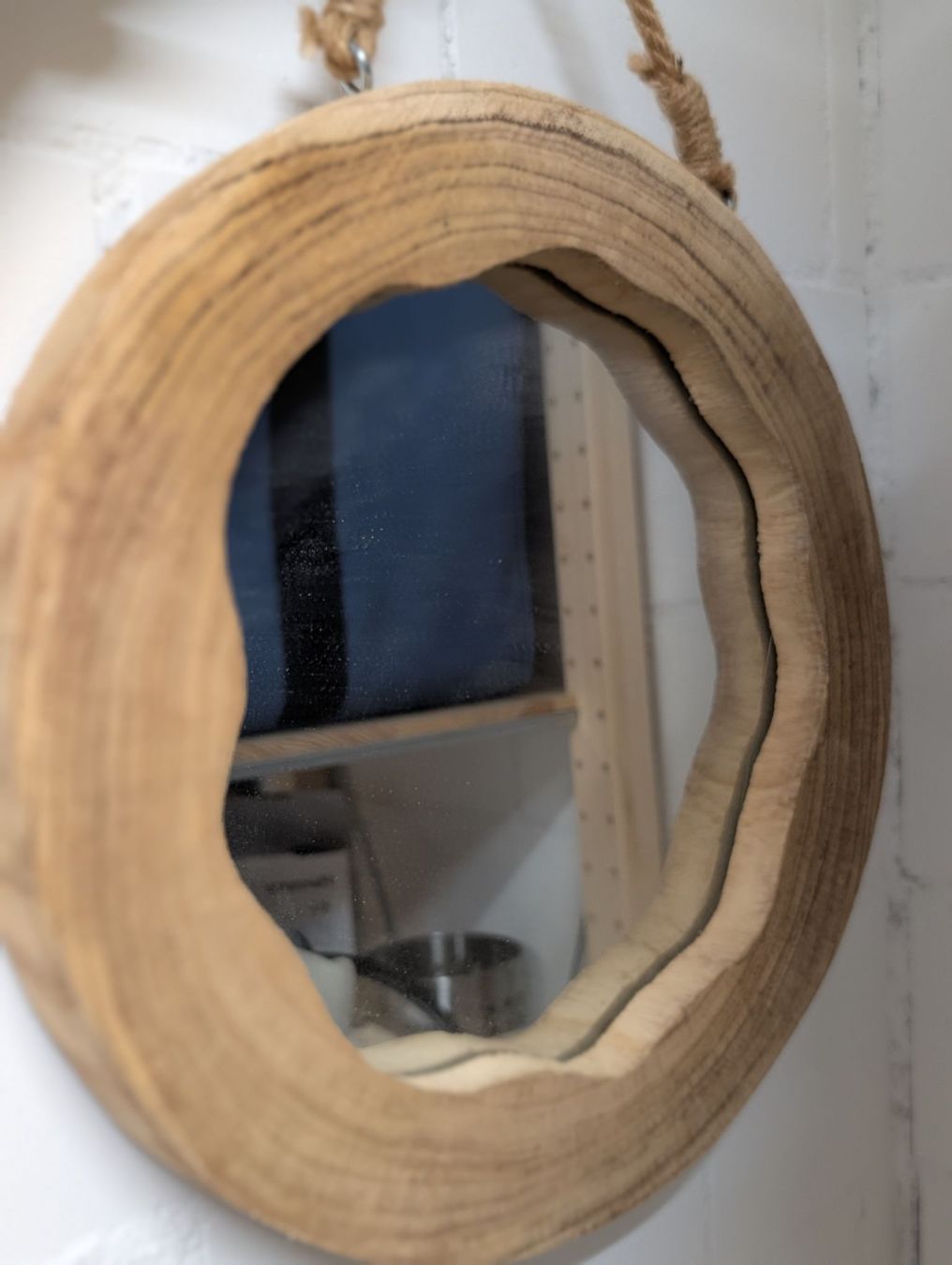 Specchi: Wooden framed mirror with rope hanger Rustik style  – Usato da Zürich venduto da lad_6j8s
