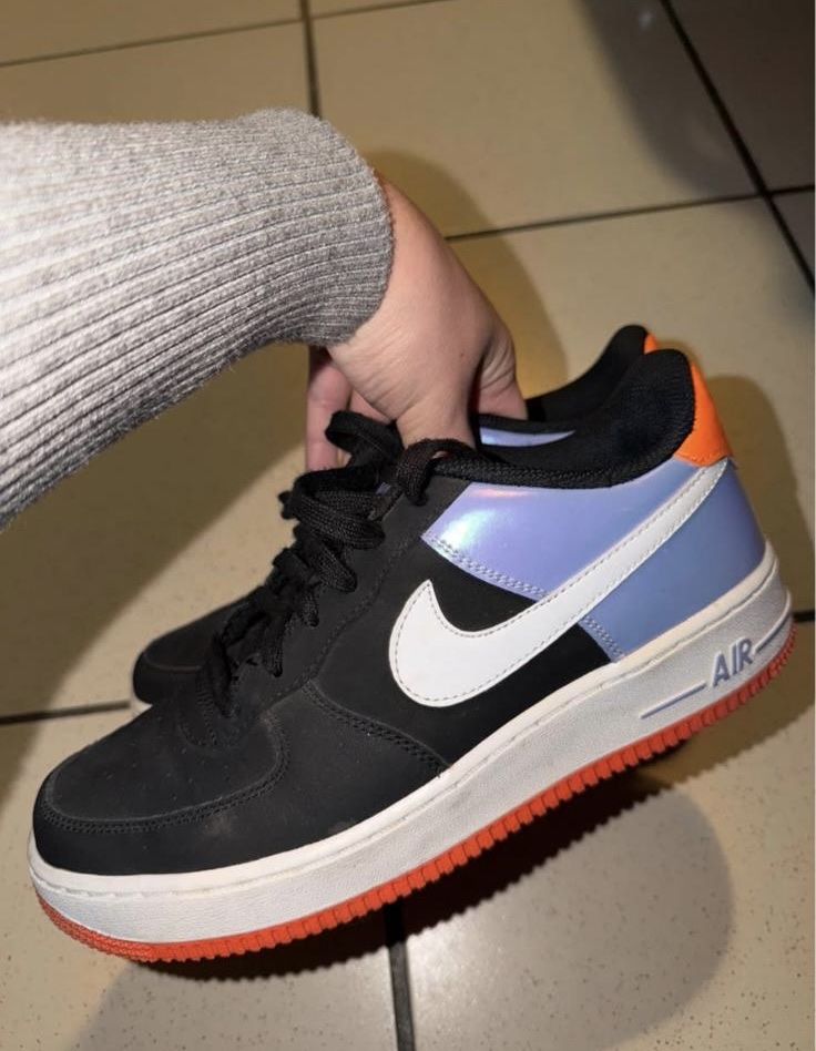 Damenschuhe: Nike Air force one édition limitée – Neu (gemäss Beschreibung) aus Biel/Bienne von 9999