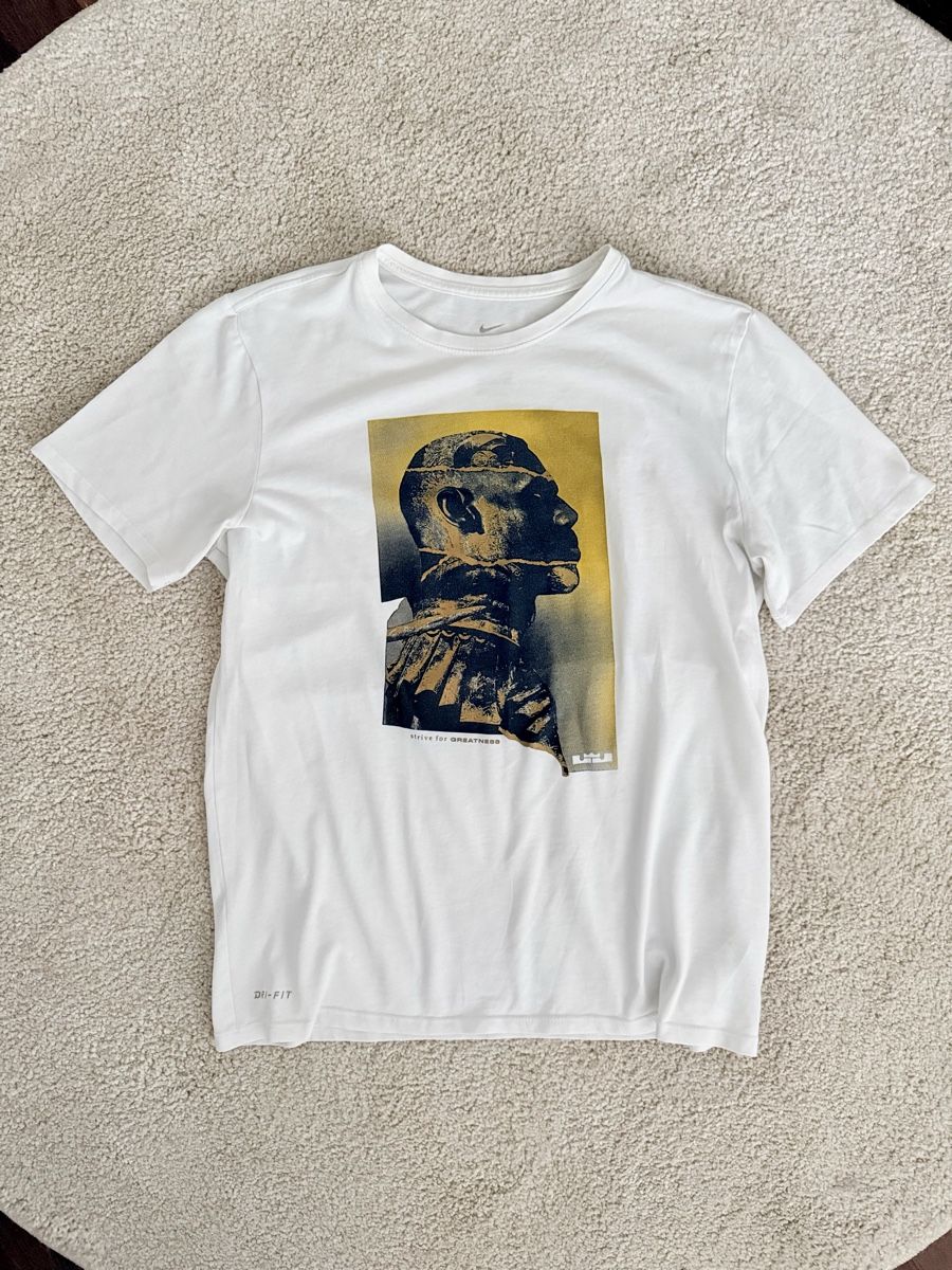 Nike T-shirt: T-Shirt NIKE LEBRON JAMES – Nuovo (secondo la descrizione) da Dietikon venduto da tsela77 1