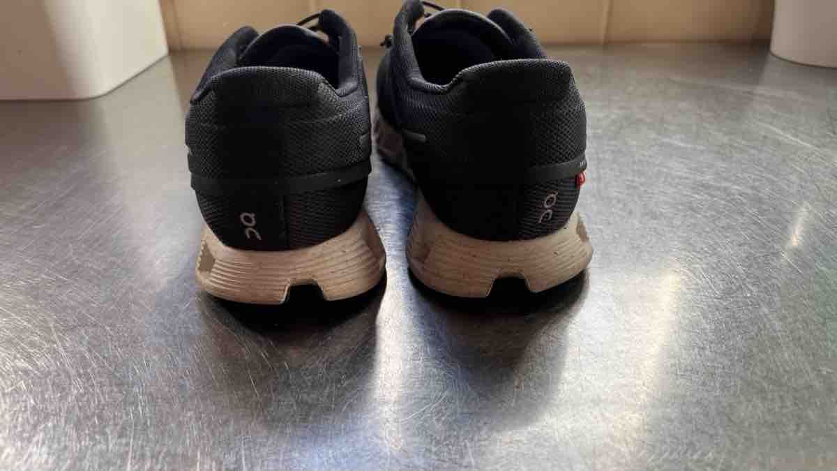 On Herrenschuhe: On Cloud Laufschuhe Herren Grösse 41 – Gebraucht aus Inden von Delocepe 3