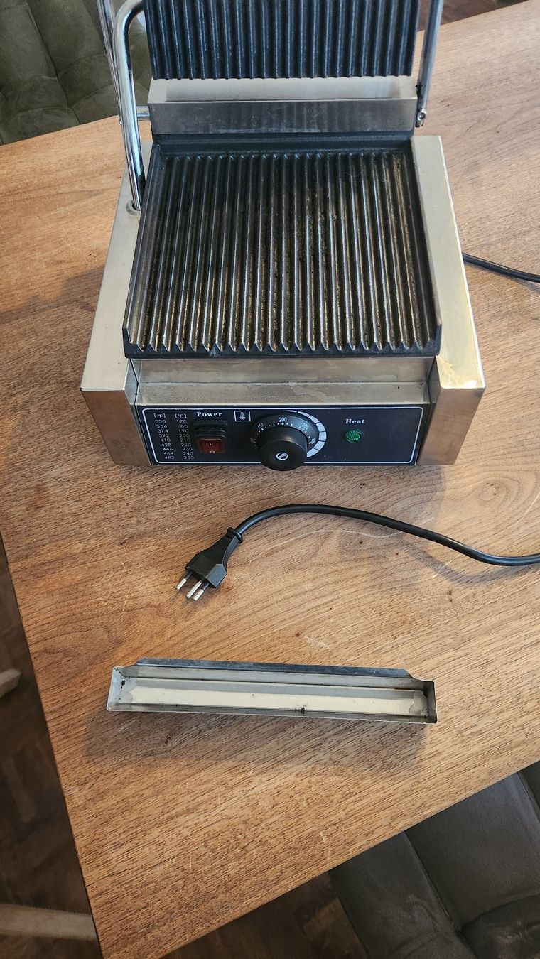 Grills: Kontaktgrill – Neu (gemäss Beschreibung) aus Bergdietikon von festus04 2