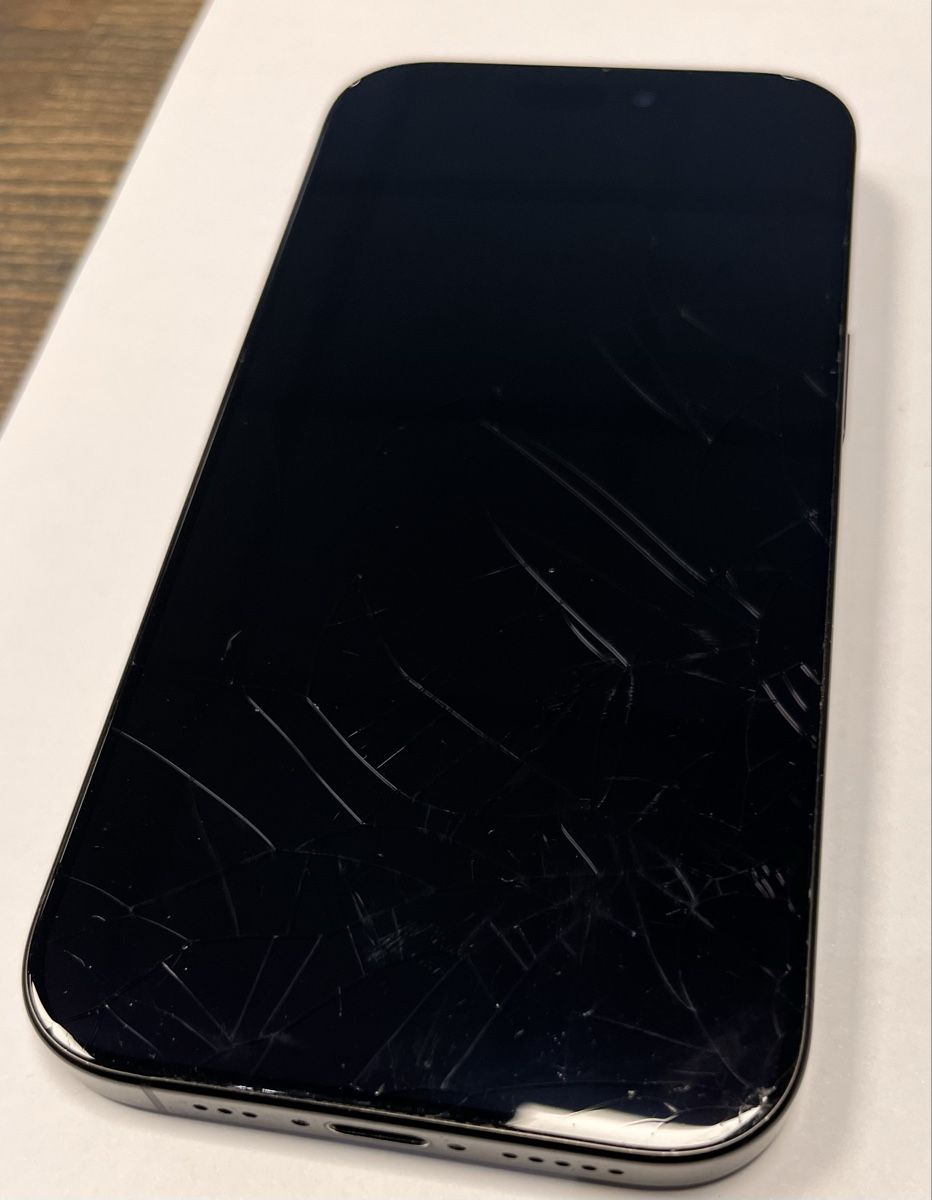 Apple Portables: Iphone 16pro – Défectueux à Schmidrüti par Runaswelt 3