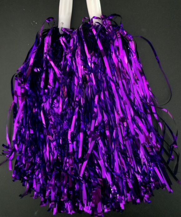 Alle Dekorationen: Glitzernde, violette Pompoms  – Gebraucht aus Ehrendingen von Ince2016