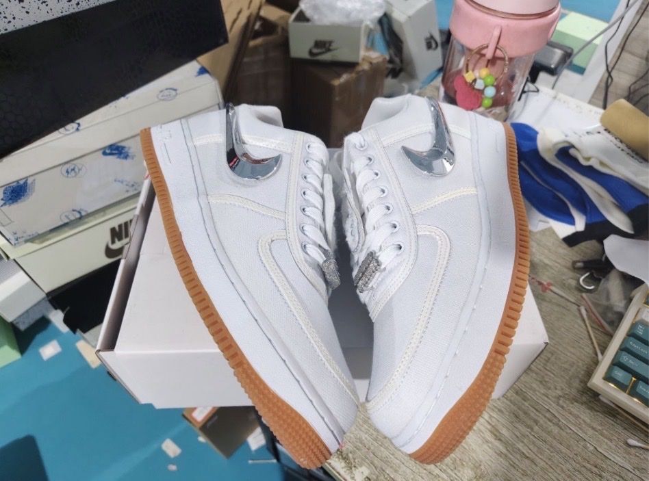 Scott Scarpe da uomo: Travis Scott AF 100 2017 – Nuovo (secondo la descrizione) da Sattel venduto da leo_nl98 2