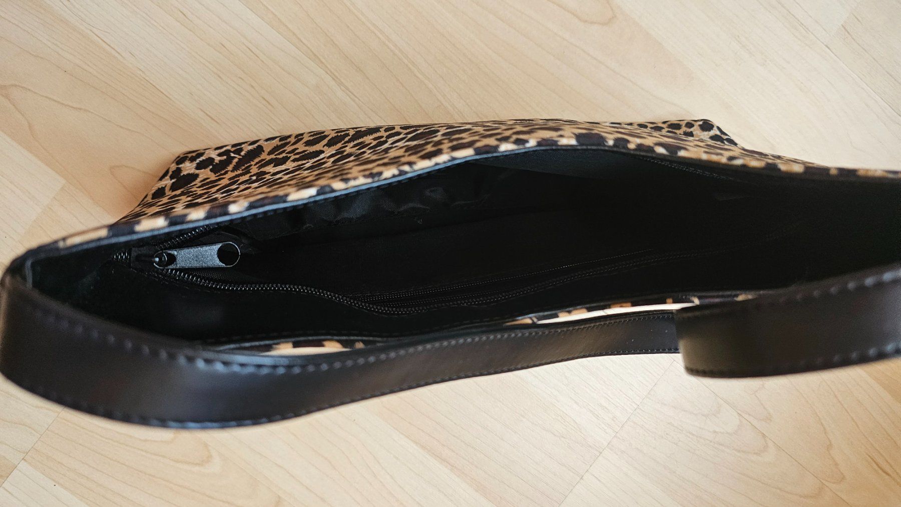 Borse da donna: Kleine Handtasche neu – Usato da St. Margrethen SG venduto da Majnouna1 2