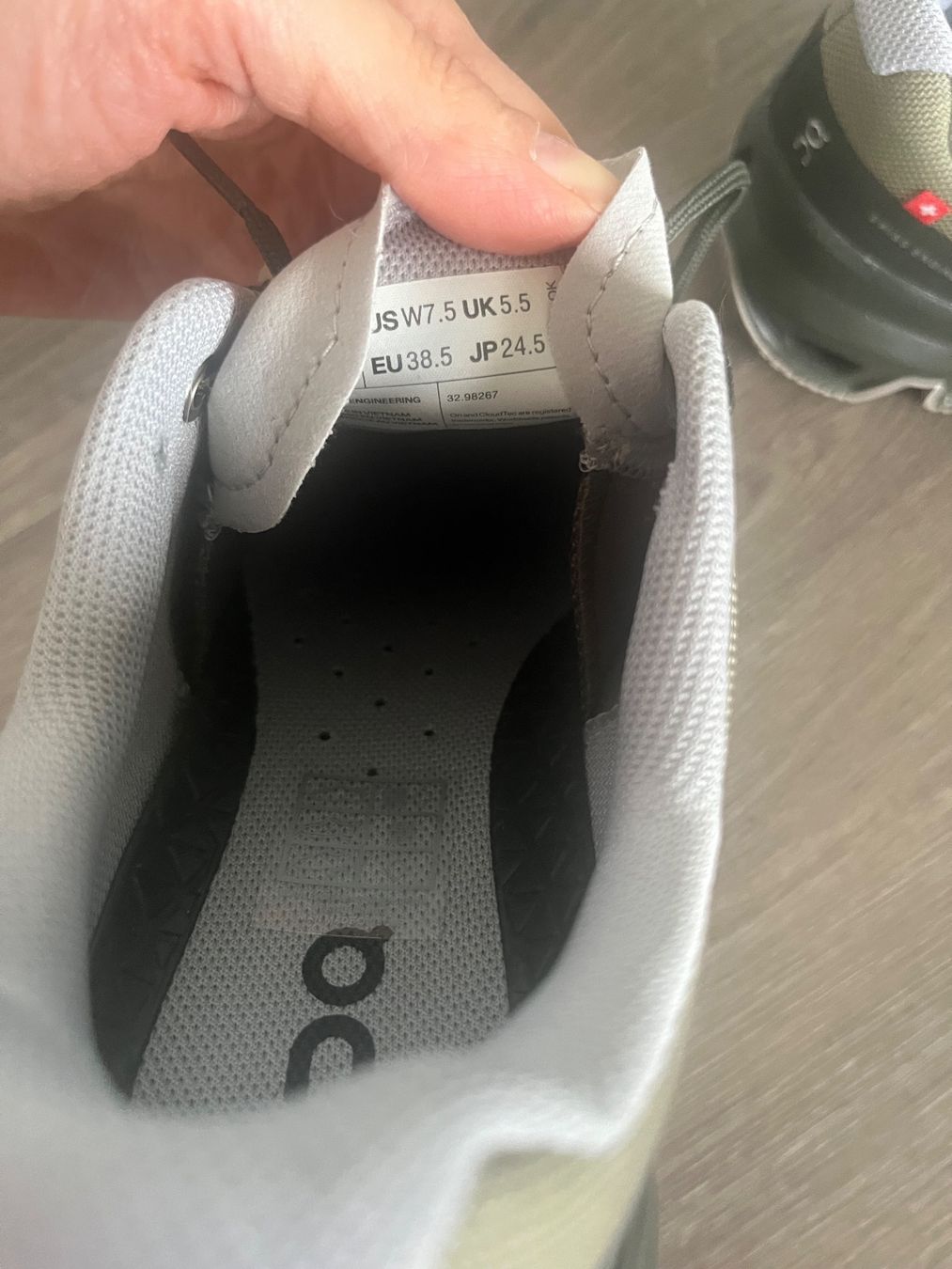 On Damenschuhe: On cloudventure shoes 38.5 – Gebraucht aus Bôle von lau_wc66 5