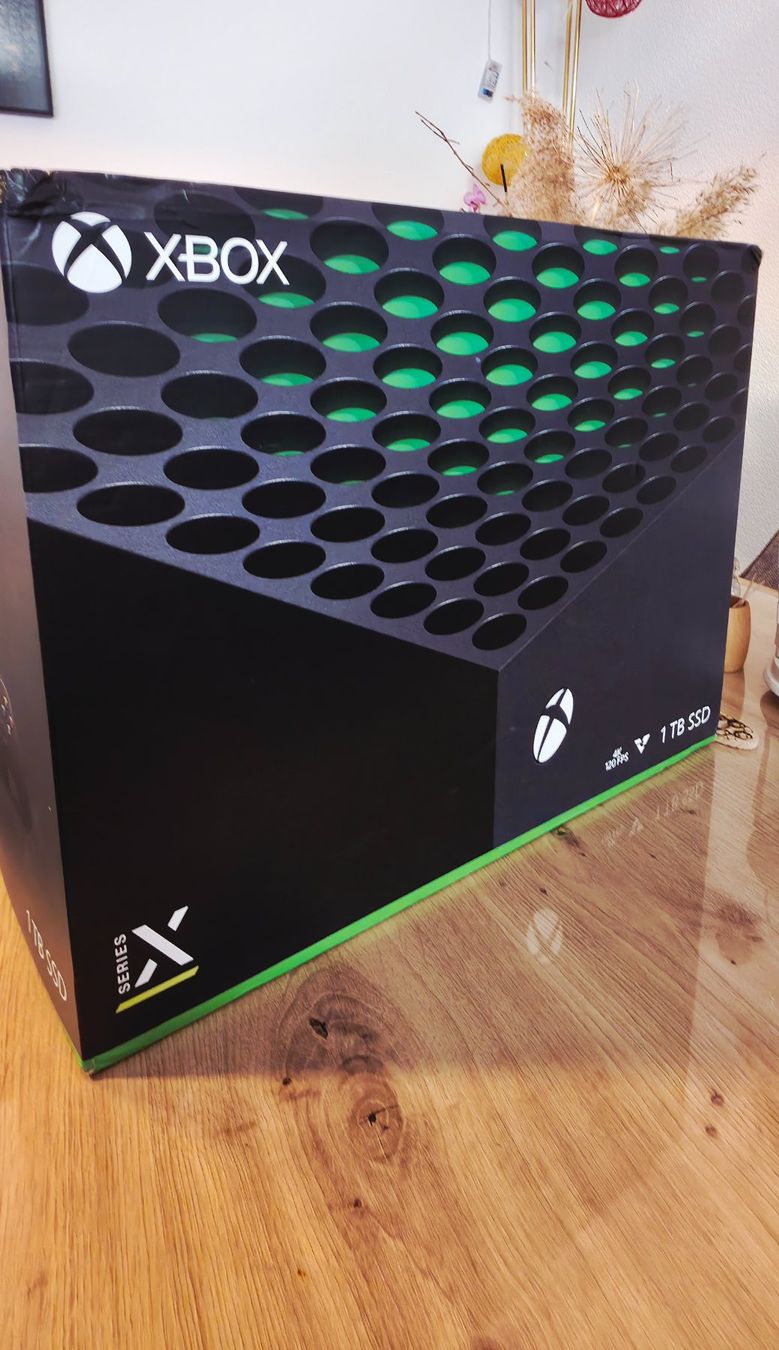 Microsoft Console: Xbox Series X 1TB – Nuovo e nell'imballaggio originale da Flawil venduto da ahm_xw9z 4