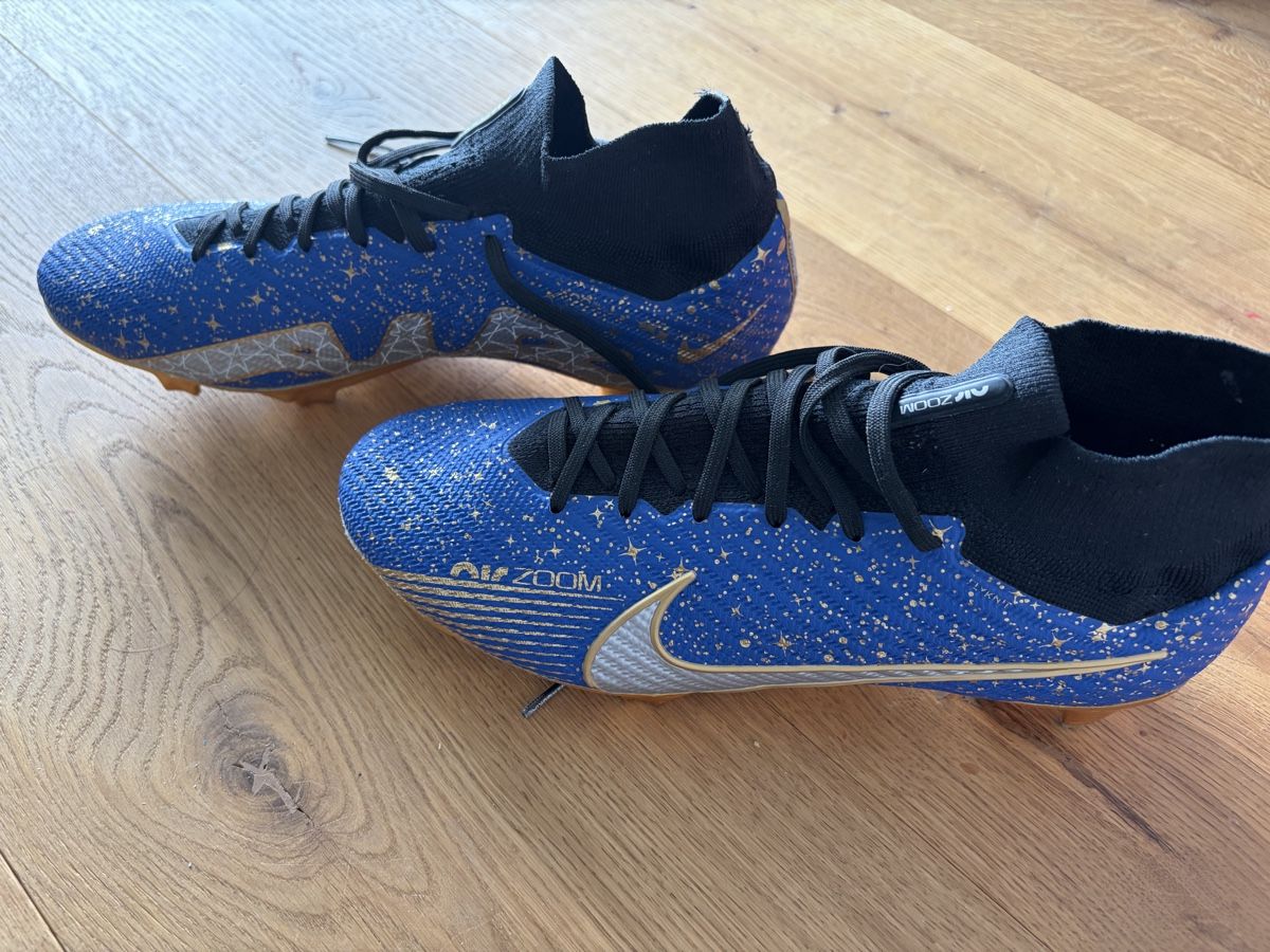 Nike Herrenschuhe: Fussballschuh – Neu (gemäss Beschreibung) aus Wünnewil von mic_vyg5 1