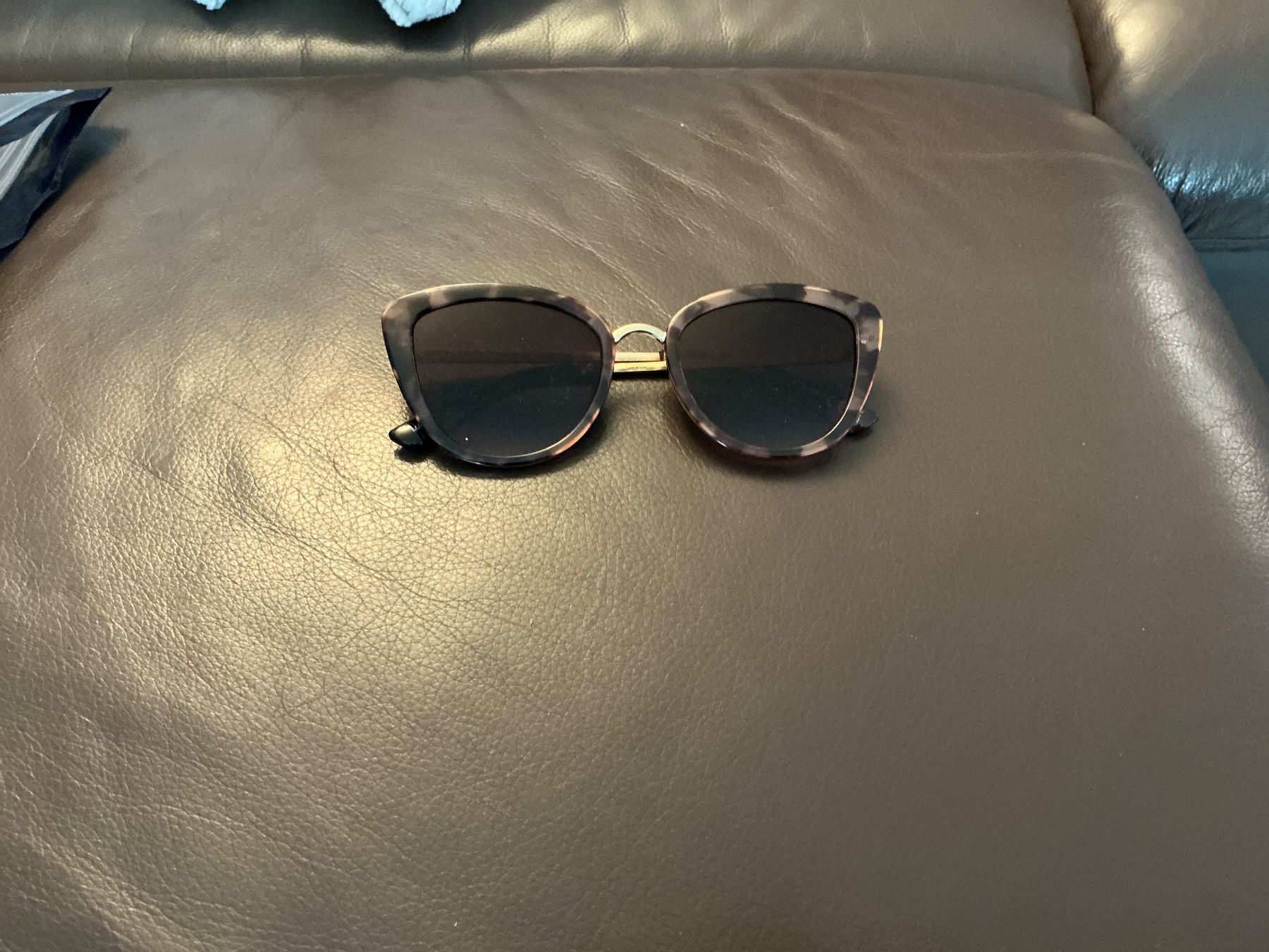 Occhiali & Lenti: Modische Sonnenbrille – Usato da Würenlos venduto da Tina48
