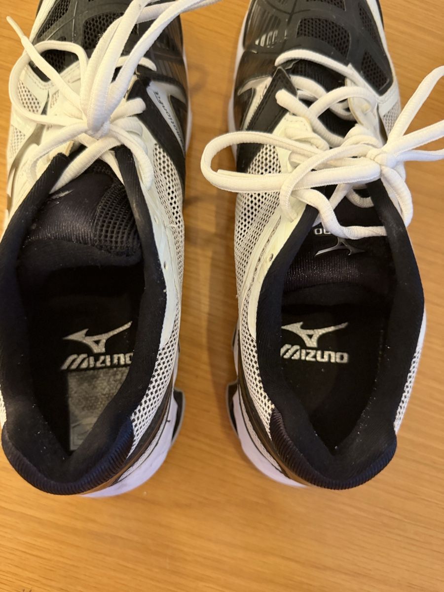 Mizuno Herrenschuhe: Mizuno Schuhe Gr. 42 – Gebraucht aus Sursee von cera01 3