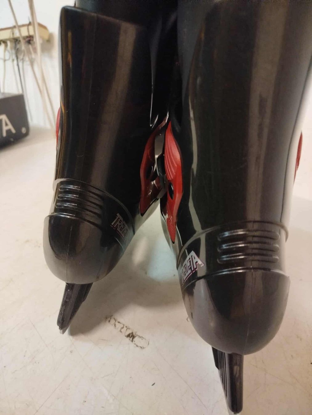 Schlittschuhe: Patins à glace Kristall – Gebraucht aus La Chaux-de-Fonds von Emmaus2300CDF 1