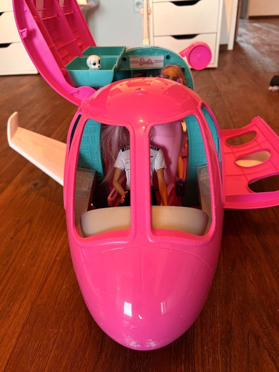 Spielzeuge: Barbie Flugzeug – Gebraucht aus Römerswil LU von Strebu0 1
