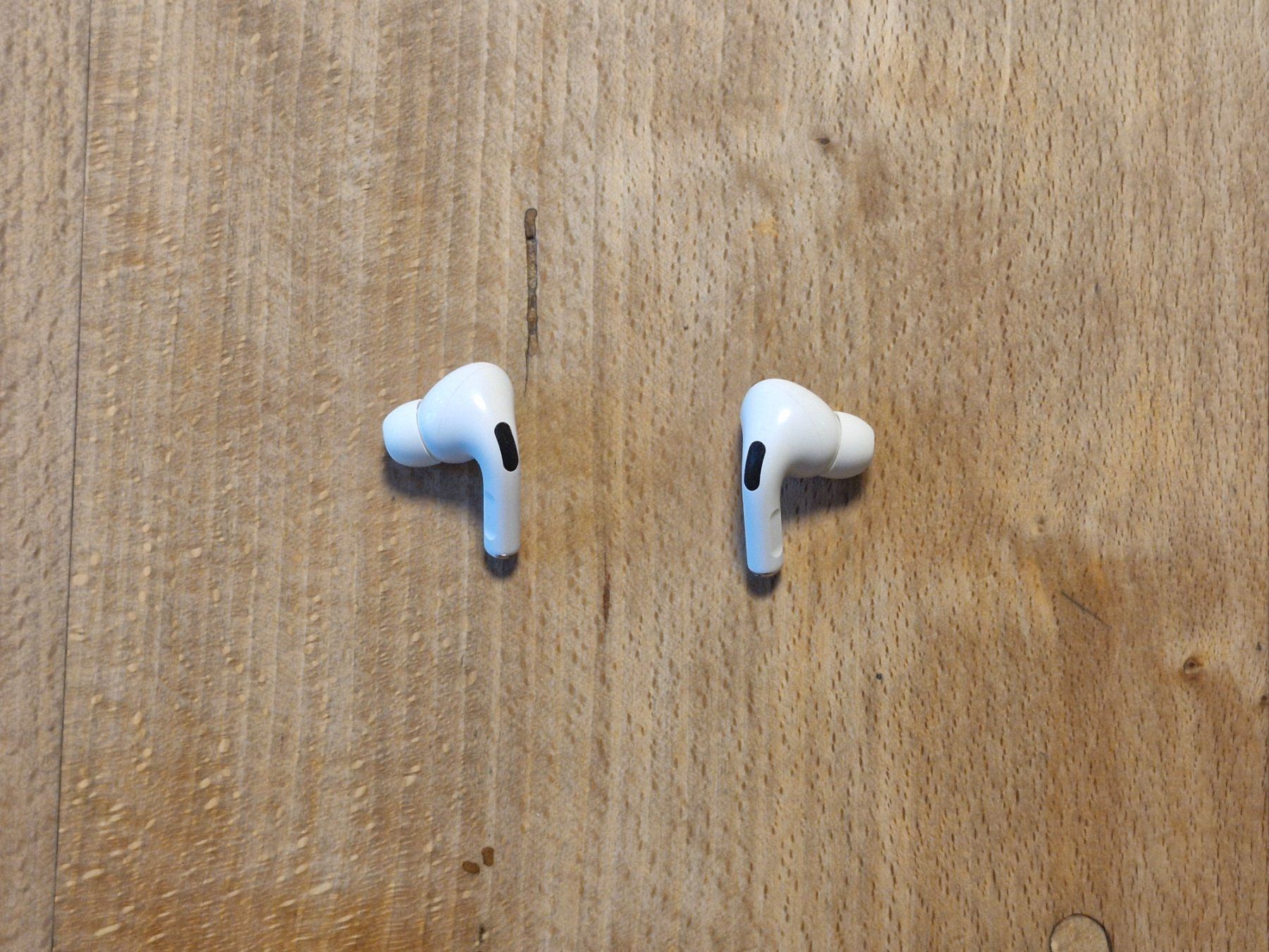 Apple Cuffie: Apple AirPods Pro mit Ladecase DEFEKT – Difettoso da Wiesendangen venduto da enbtracked 4