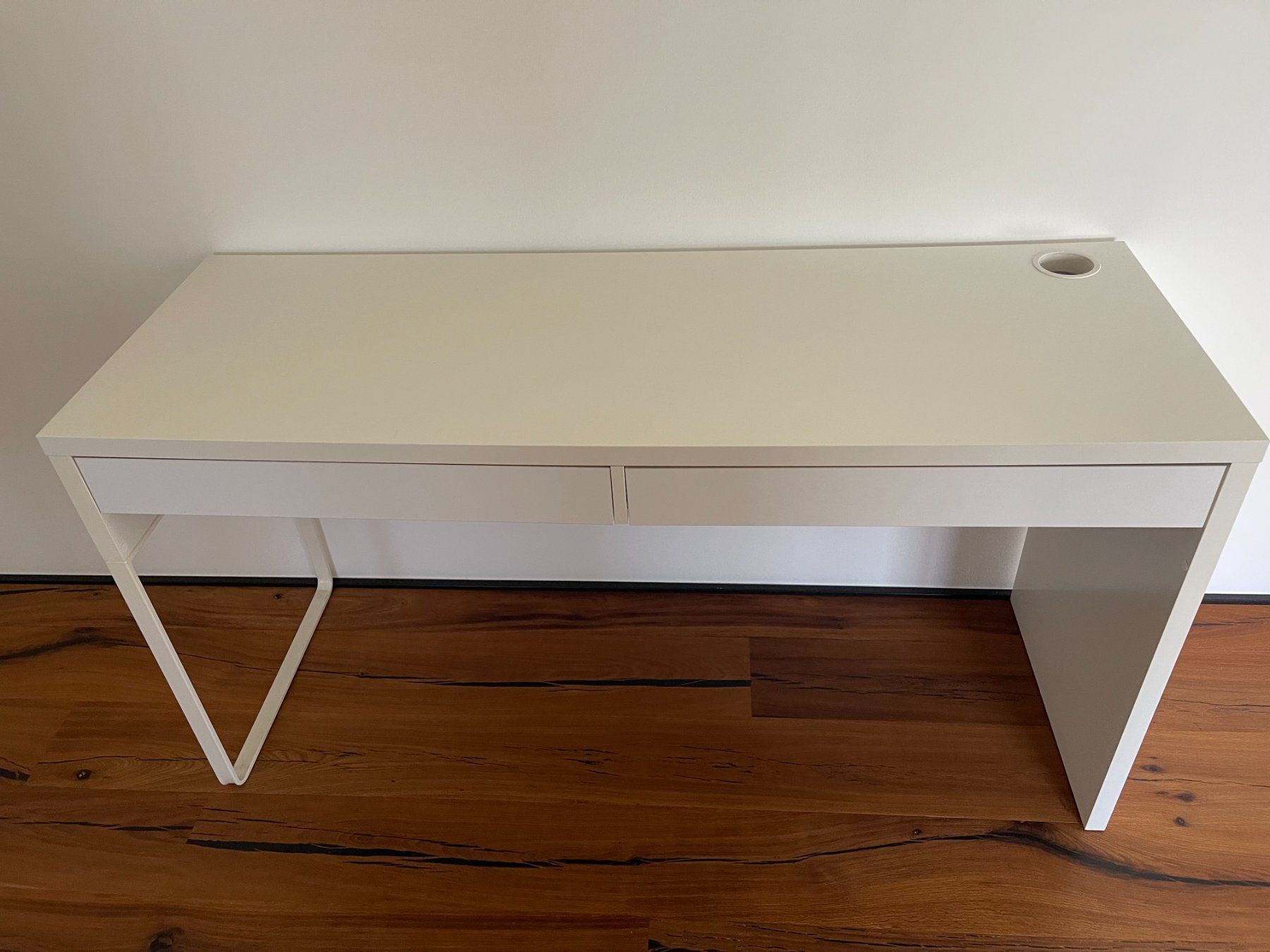Ikea Scrivanie: Weisser Schreibtisch zu verkaufen – Usato da Buchs SG venduto da H_A_P