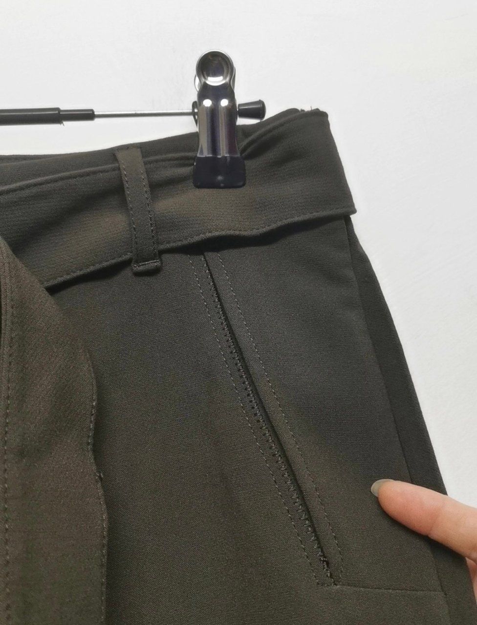 Pantaloni: HOSE – Usato da Eglisau venduto da SAM240186 2