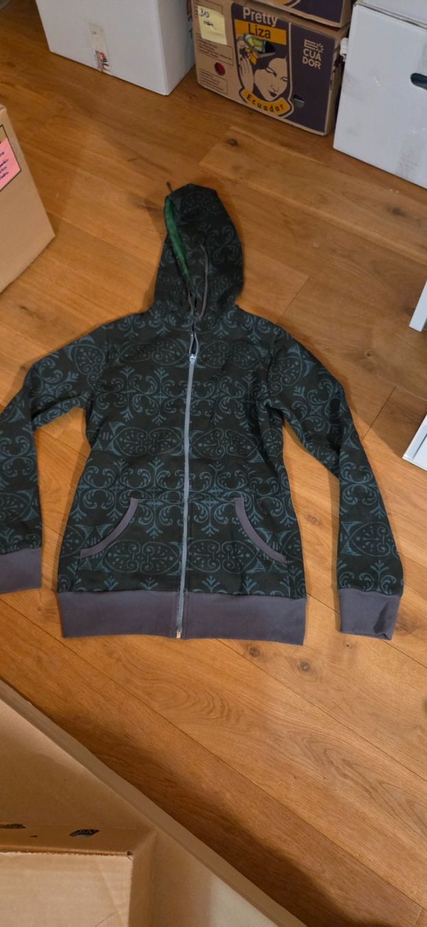 Pulls & Sweat-shirts: Neu Kapuzenjacke – Neuf (Voir description) à Bremgarten b. Bern par Marge7979 3