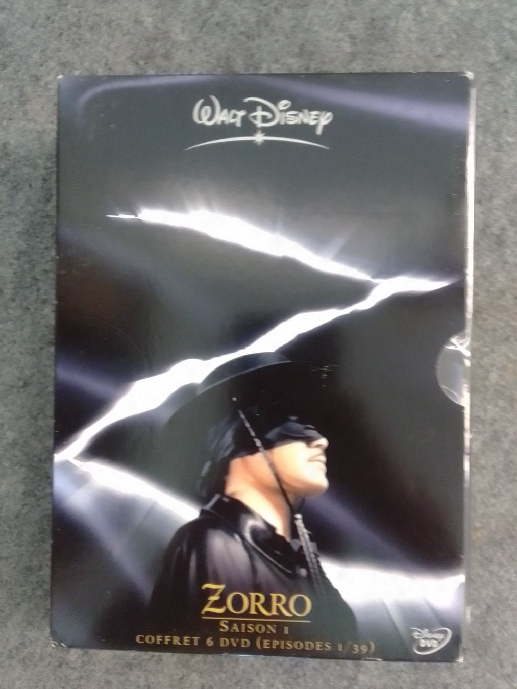 Tutti i DVDs: ZORRO saison 1- 6 DVD – Usato da Préverenges venduto da gga_f9hf