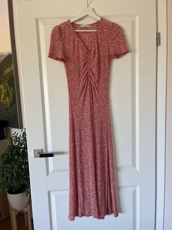 MNG Sommerkleid Gr. S rot geblümt