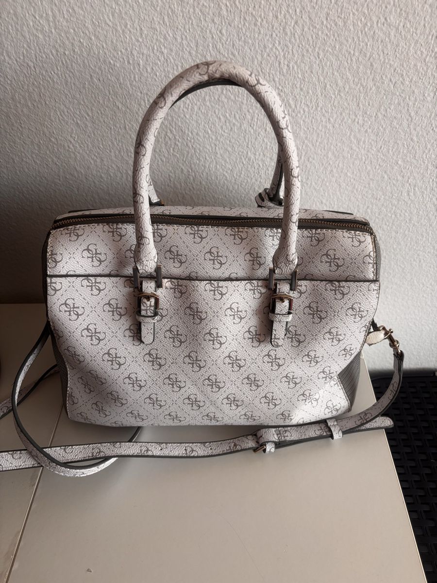 Taschen für Damen: Guess Tasche  – Gebraucht aus Schwerzenbach von _Aria_ 2