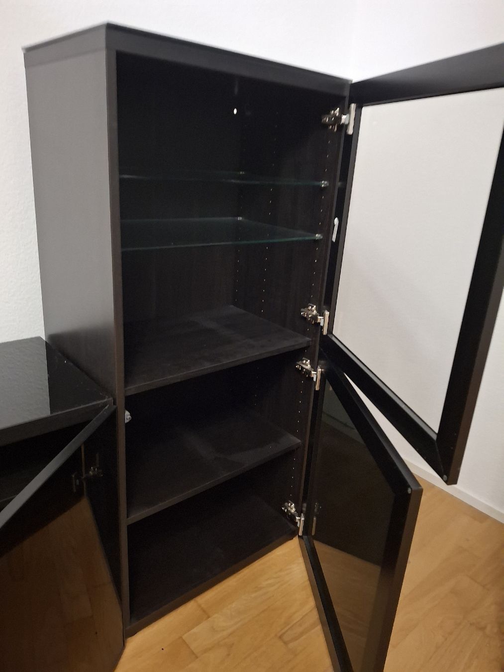 Ikea Mobili TV: TV Möbel mit Glasdeckplatten – Usato da Wetzikon ZH venduto da kee_vc75 3