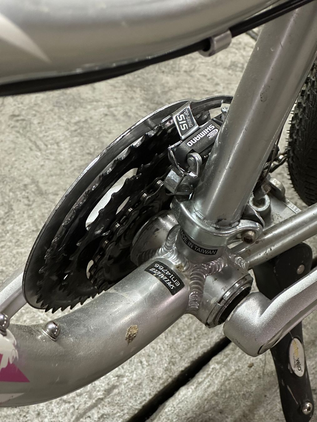 Specialized Velos: Kindervelo Specialized 24" Hotrock – Gebraucht aus Zürich von misterdamister 4