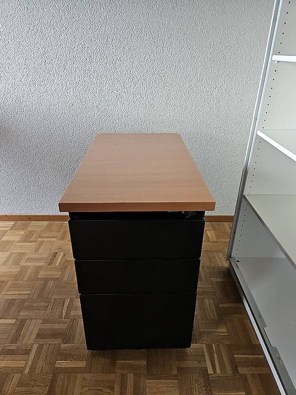 Banconi: Caisson de bureau à tiroirs / Office drawer cabinet – Usato da Neuchâtel venduto da ray_69zr