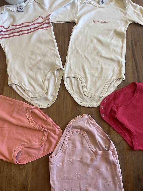 Unterwäsche: 5x Body von Petit Bateau Gr. 86 – Gebraucht aus Bern von Maeuchterli 2