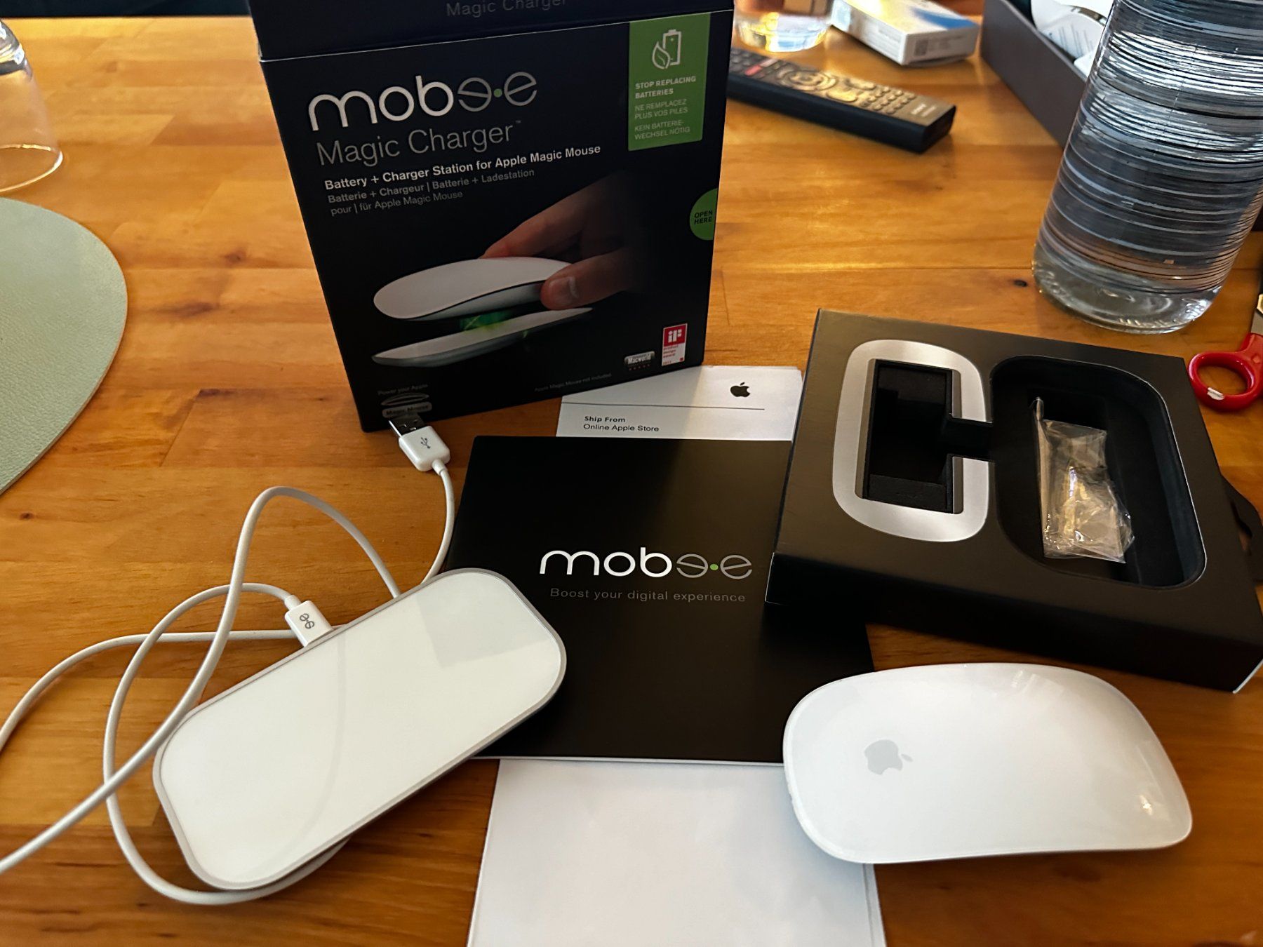 Apple Maus: Apple Magic Mouse + Wireless charger – Gebraucht aus Bellevue von  1