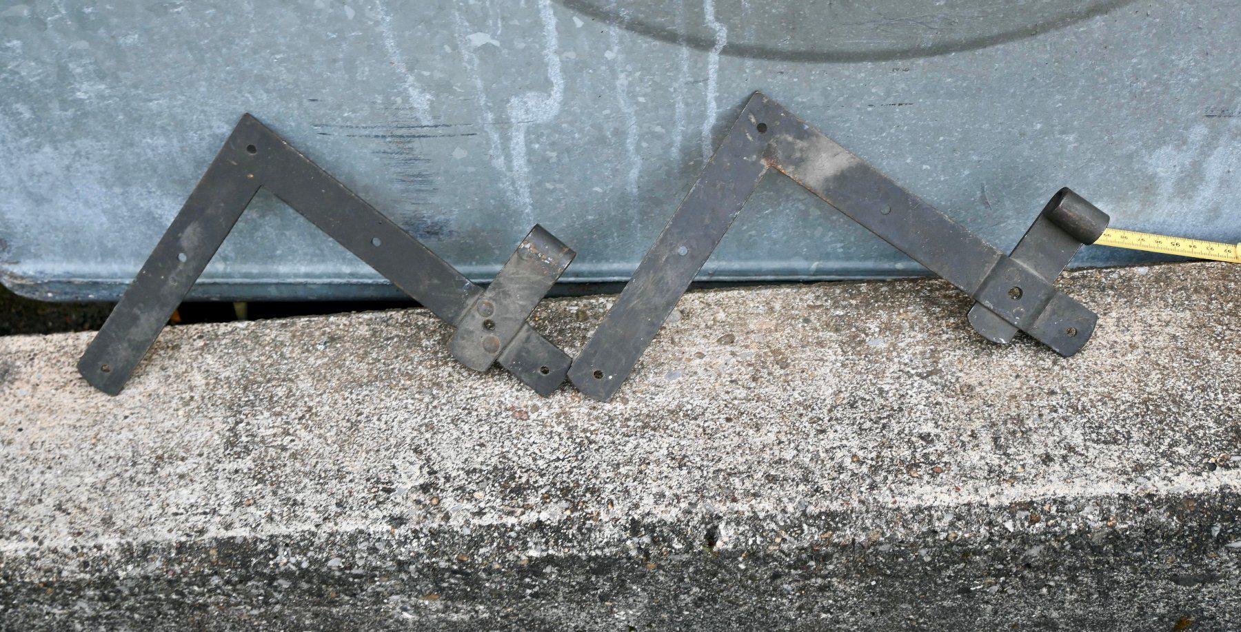 Ferramenta: 2 alte Türwinkelbänder  20 x 24 cm – Usato da Pfaffhausen venduto da mono_rec 2