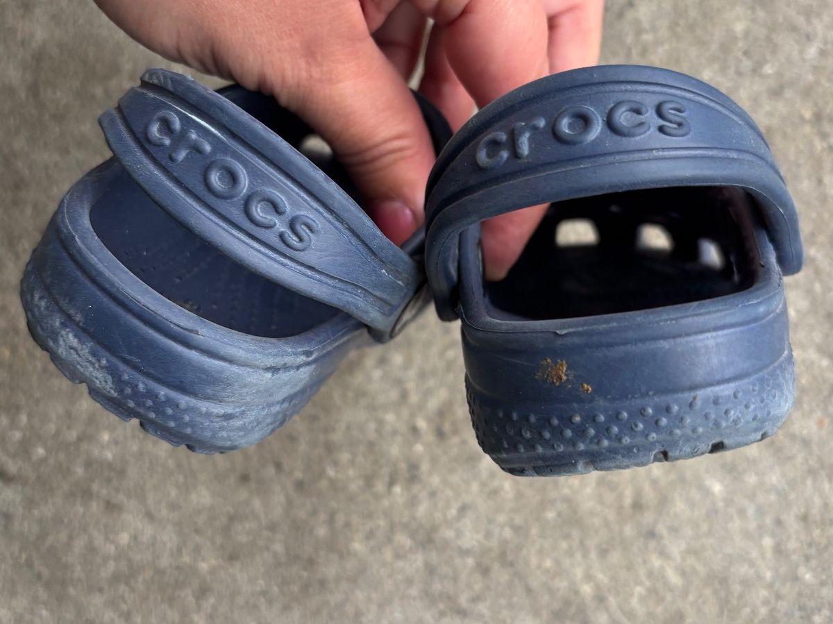Crocs Schuhe für Jungen: Navy Crocs C7 (23/24) – Gebraucht aus Brugg AG von tsannen 2