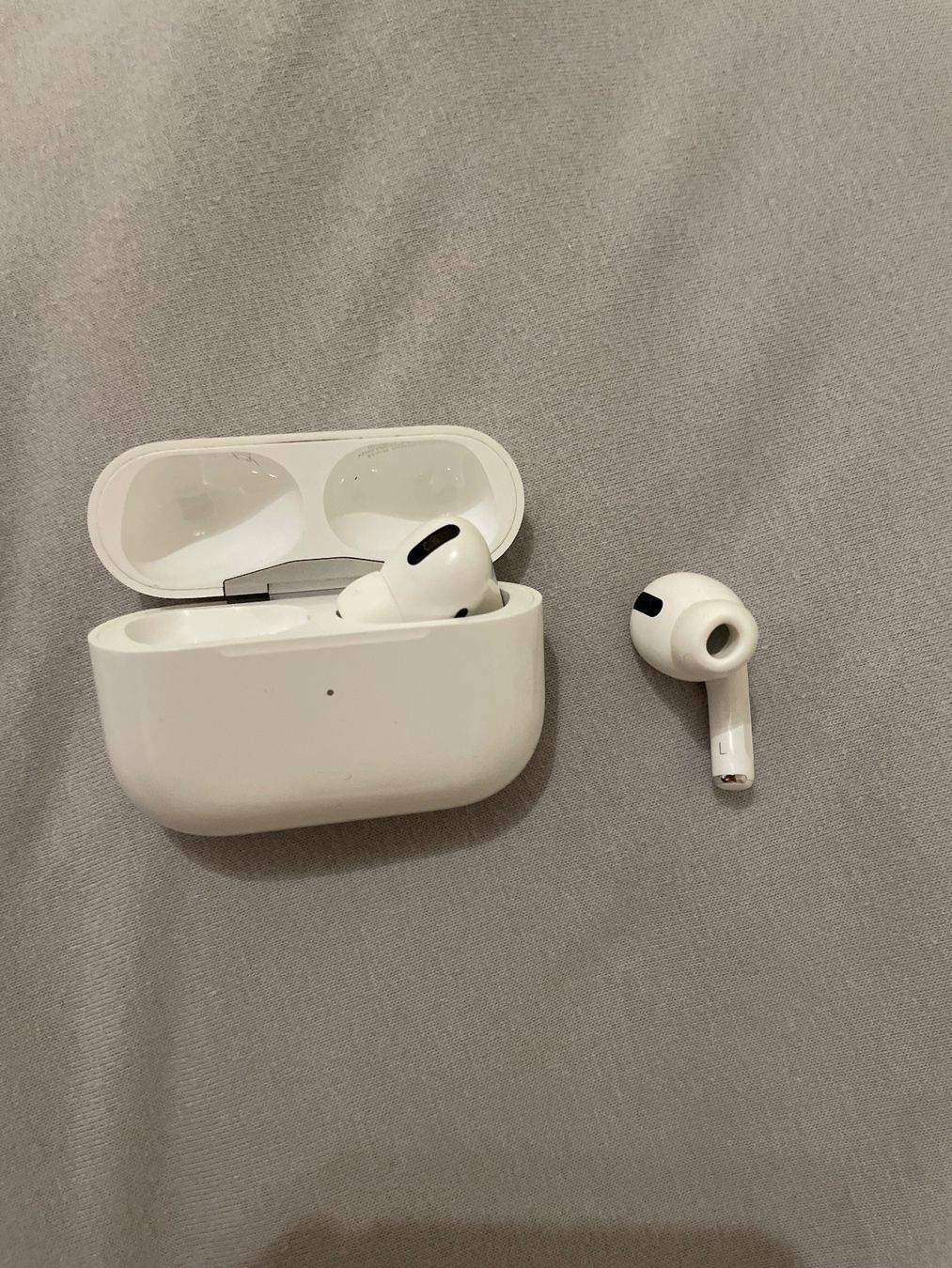 Apple Cuffie: Airpods Pro 2 Apple Originalverpackt – Usato da Horgen venduto da hef_p8zg 2
