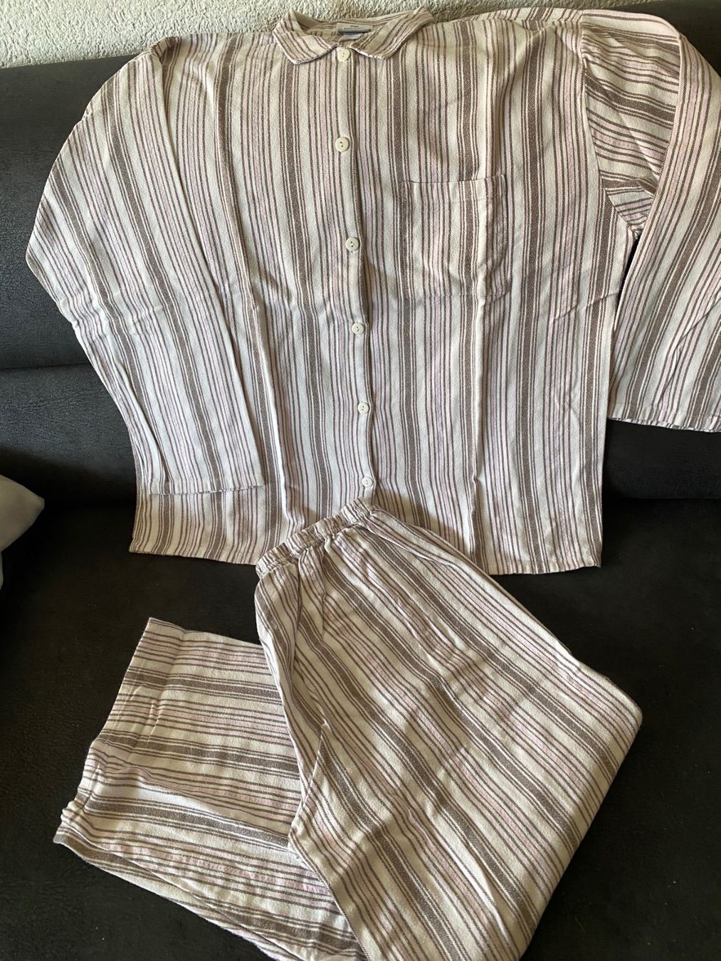 Negligees & Pyjamas: Dissimio Damen-Pyjama Grösse 44/46 – Gebraucht aus Allenwinden von Obalu