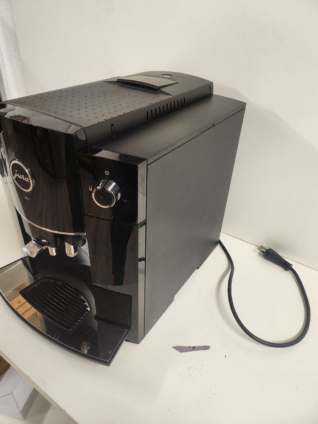 Jura Macchine per caffè & Macchine per espresso: Jura Impressa D601 Kaffeemaschine – Usato da Tuggen venduto da Zweitechanceboutique 2