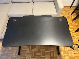 Schreibtisch Gaming Tisch schwarz/chromfarbig guter Zustand