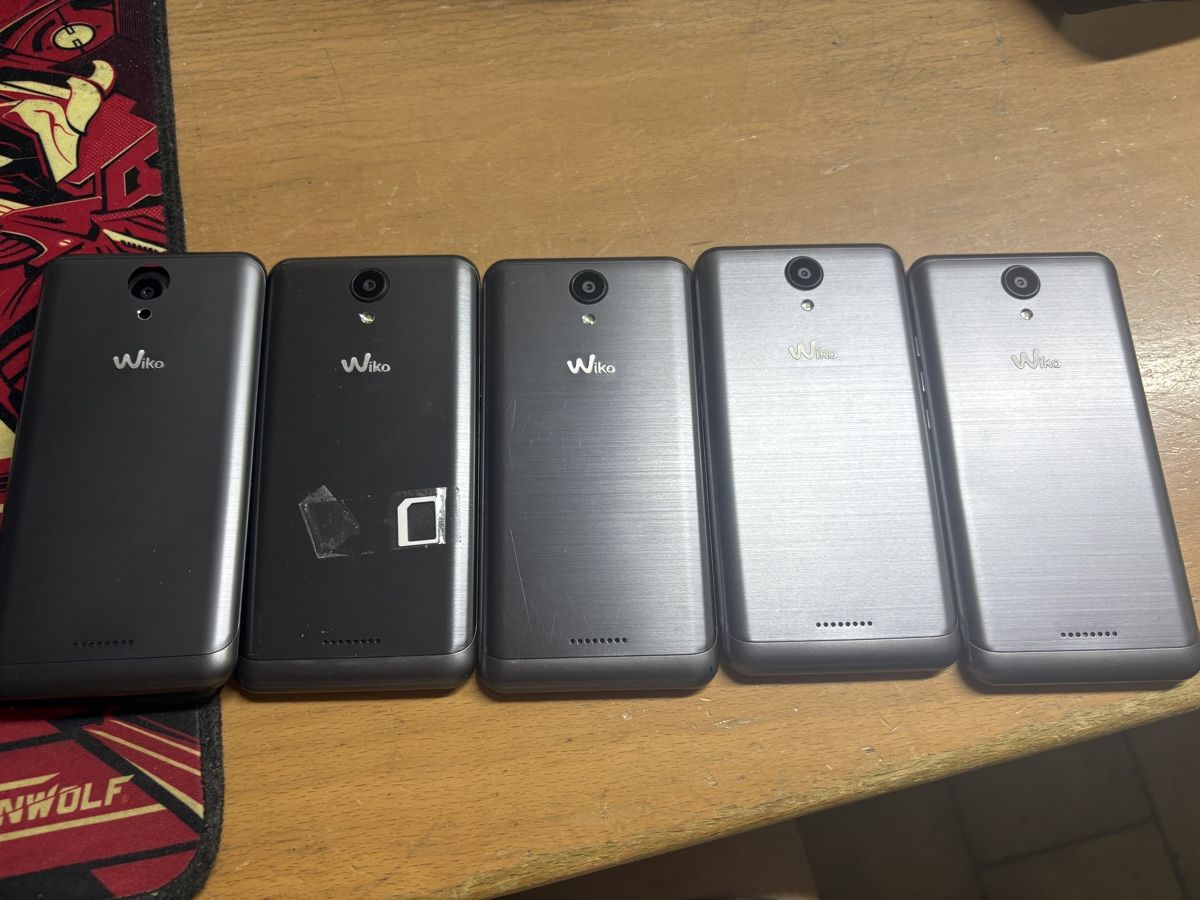 Sony Handys / Smartphones: Verschiedene Alte Handys – Defekt aus Au SG von bah_6f5w 9