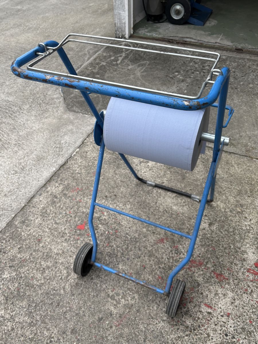 Tous les outils: Rollenspender – D'occasion à Kaltbrunn par Cessnini150 2