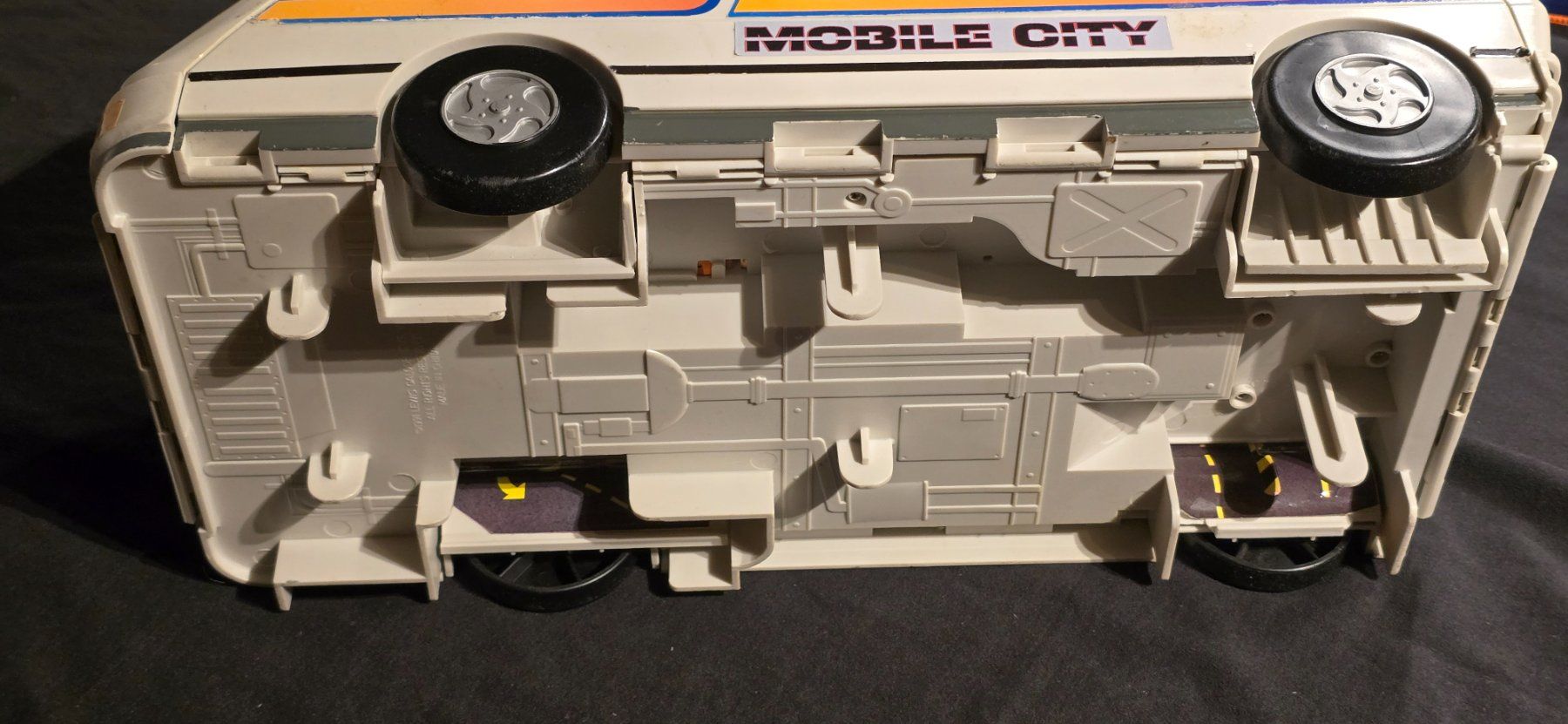 Micro Machines Jouets: Micro Machines Camping-Car Mobile City – D'occasion à versoix par moonkey02 4