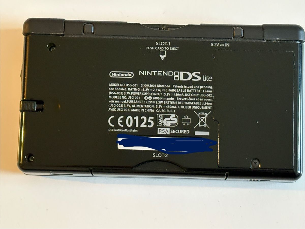 Nintendo Console: Nintendo DS Lite mit Zubehör und 2 Games – Usato da Baden venduto da Salester9 2