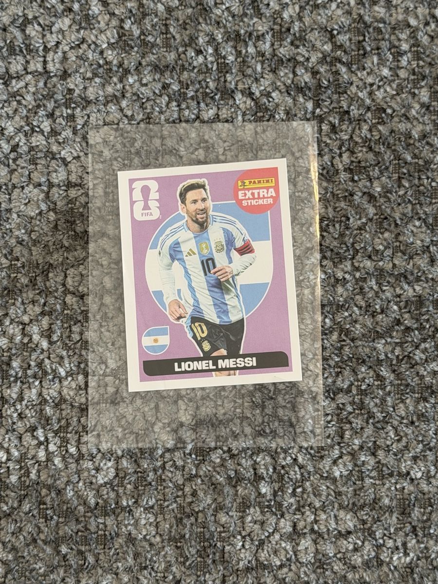 Panini Sammelbilder & Trading cards: Extra stickers - Messi purple   – Gebraucht aus Bouveret von jad_yp2v
